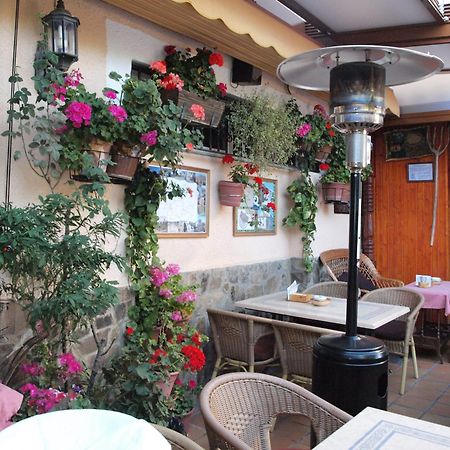 Hostal Restaurante La Muralla Canete  ภายนอก รูปภาพ