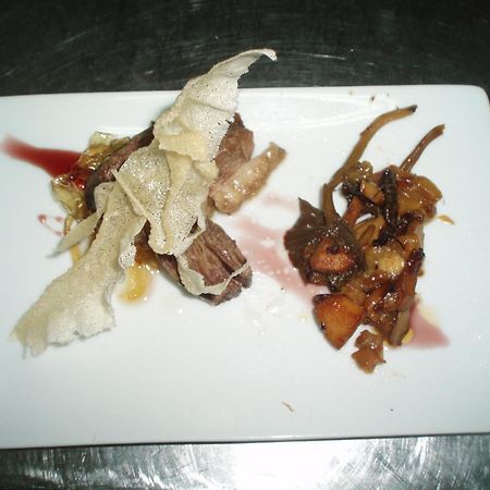 Hostal Restaurante La Muralla Canete  ภายนอก รูปภาพ
