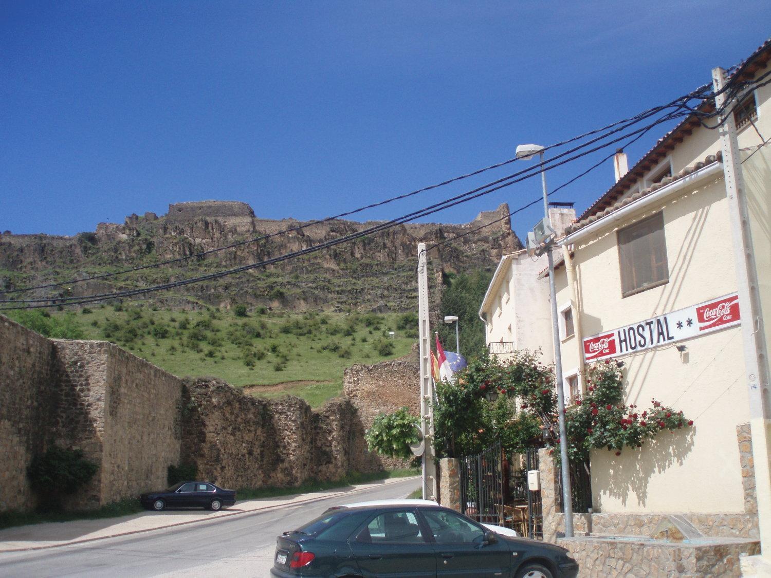 Hostal Restaurante La Muralla Canete  ภายนอก รูปภาพ