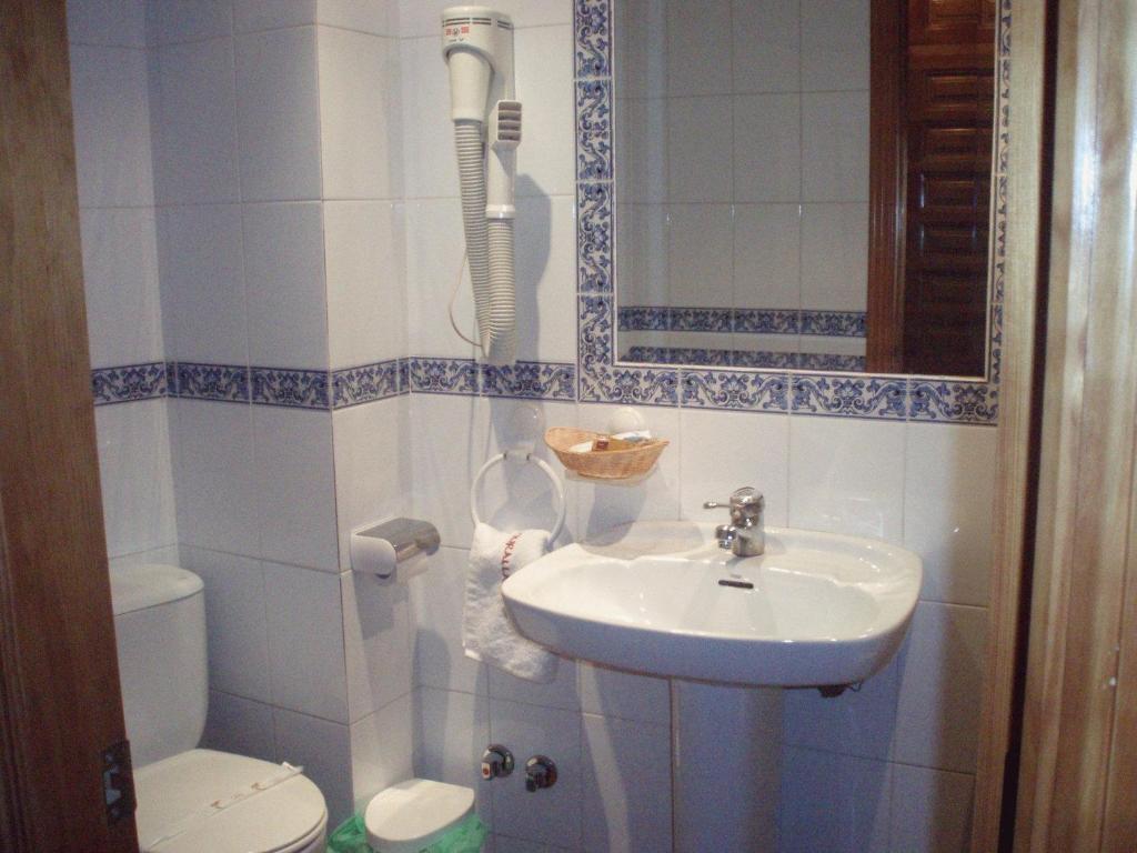 Hostal Restaurante La Muralla Canete  ห้อง รูปภาพ